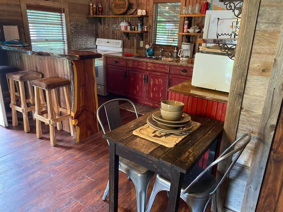 8Th St. Cowboy Haus I Biker Friendly I River Bandera Buitenkant foto
